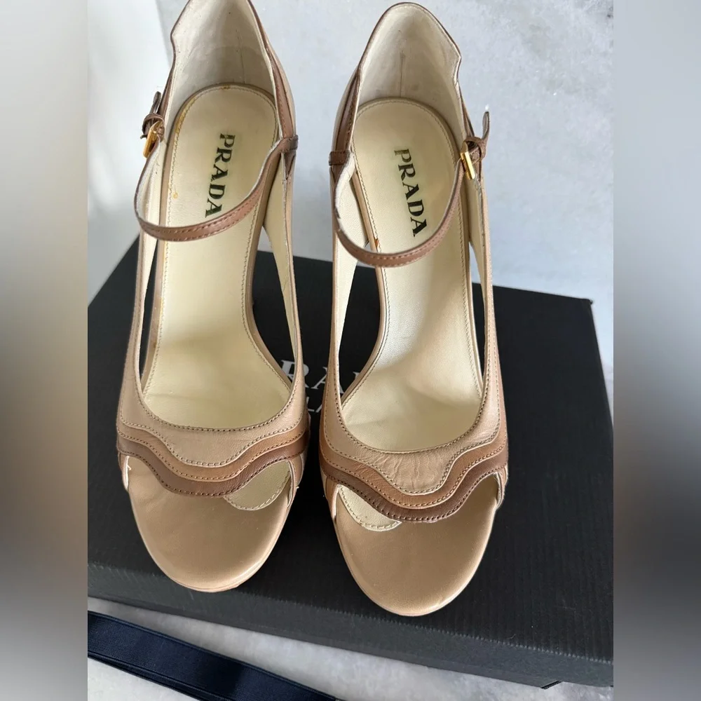 Prada Wavy Fairy Tan Beige Leather Mary Jane Strap Heels • 39 - Picture 7 of 12